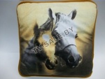 Подушка дорожная с 3D рисунком 35 х 35 см. рисунок: Лошадь  (код.9-3210)