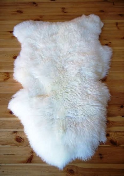 Натуральная овечья шкура с шерстью средней длины  "код.0143" 